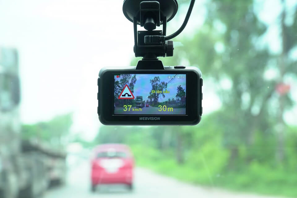 camera hành trình ô tô