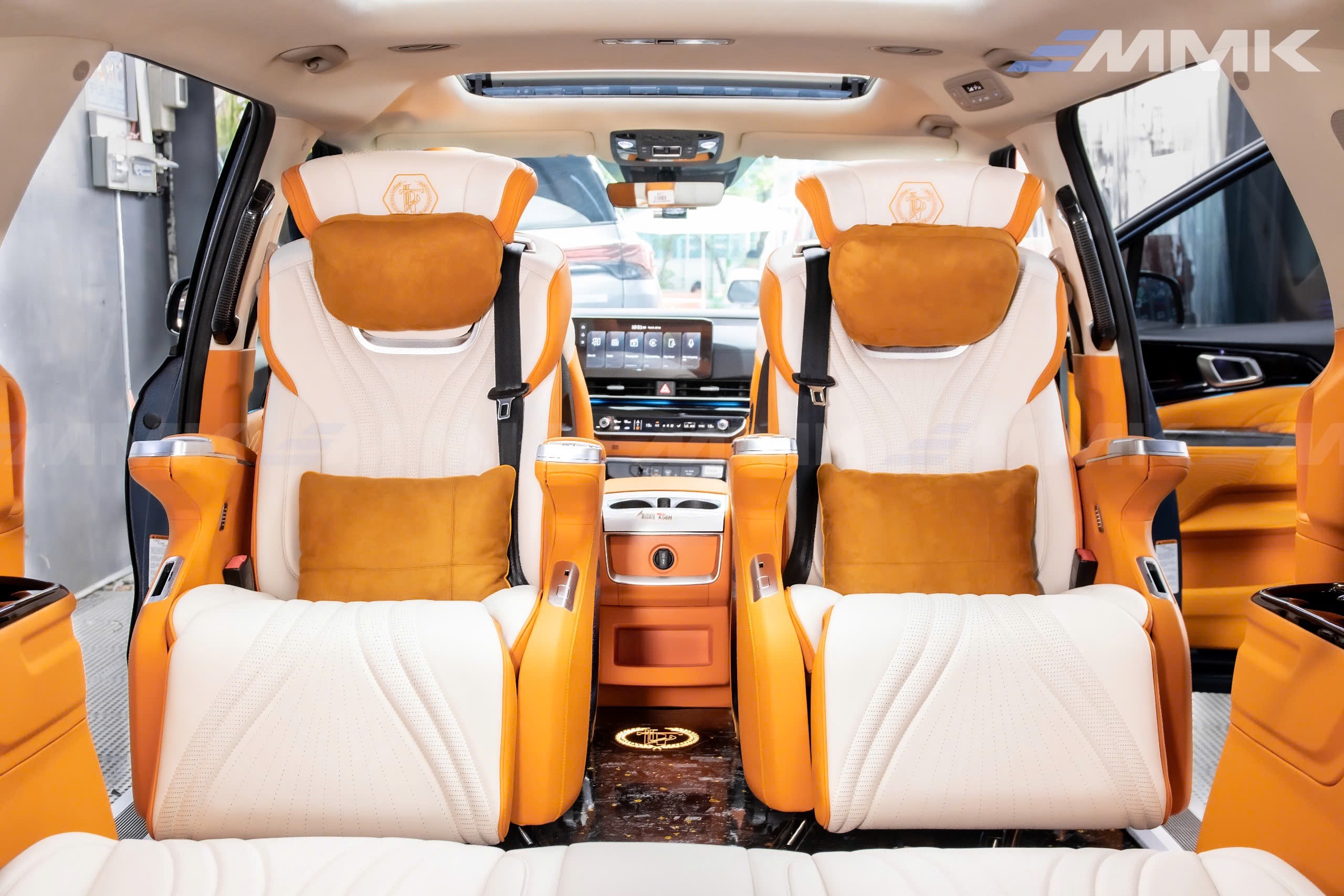 Độ Ghế Limousine Xe Kia Carnival - Chi Tiết Các Loại Ghế Hot Nhất 2025 Kia Carnival độ ghế limousine tại MMKAUTO