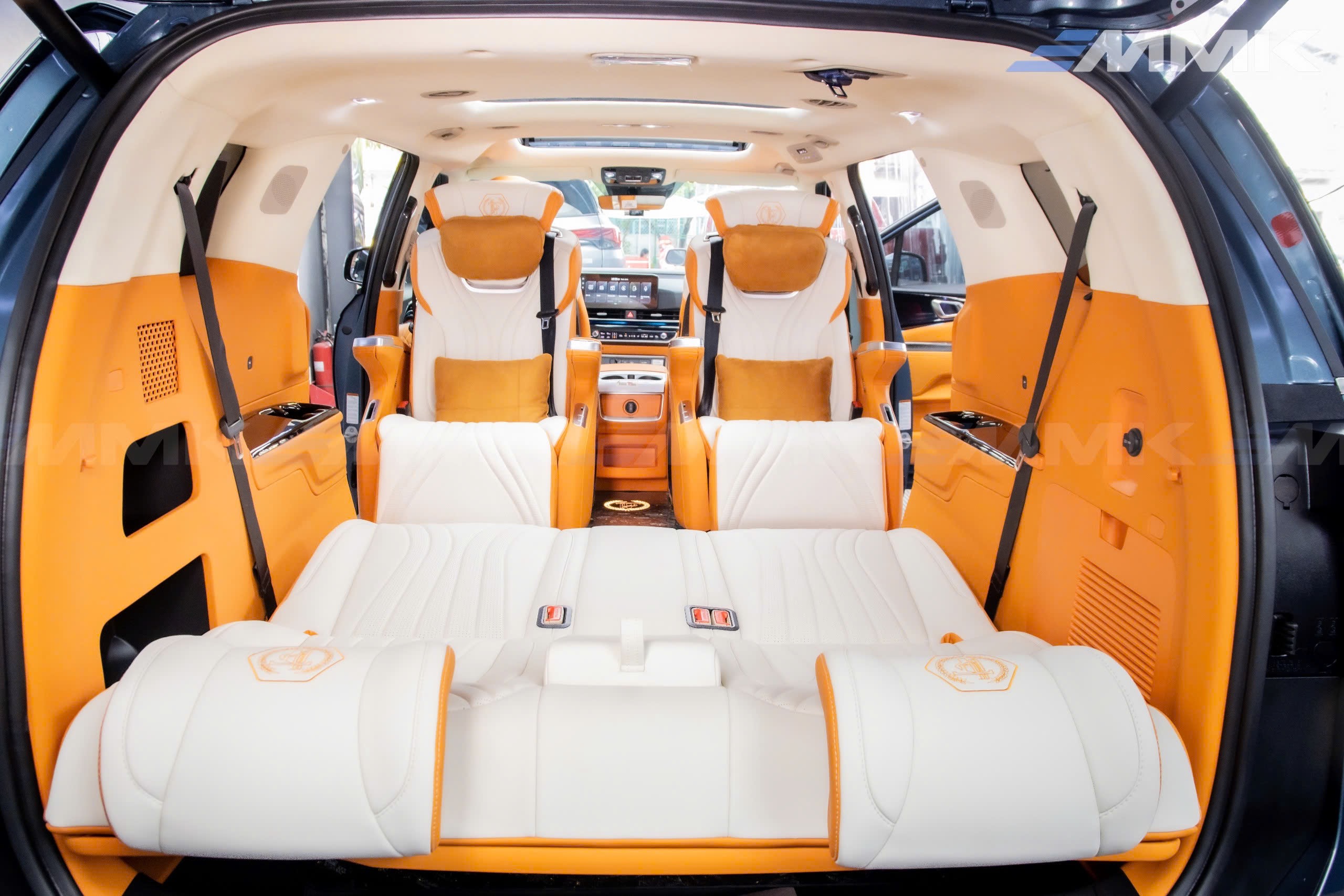 Độ Ghế Limousine Xe Kia Carnival - Chi Tiết Các Loại Ghế Hot Nhất 2025 Kia Carnival độ ghế limousine tại MMKAUTO
