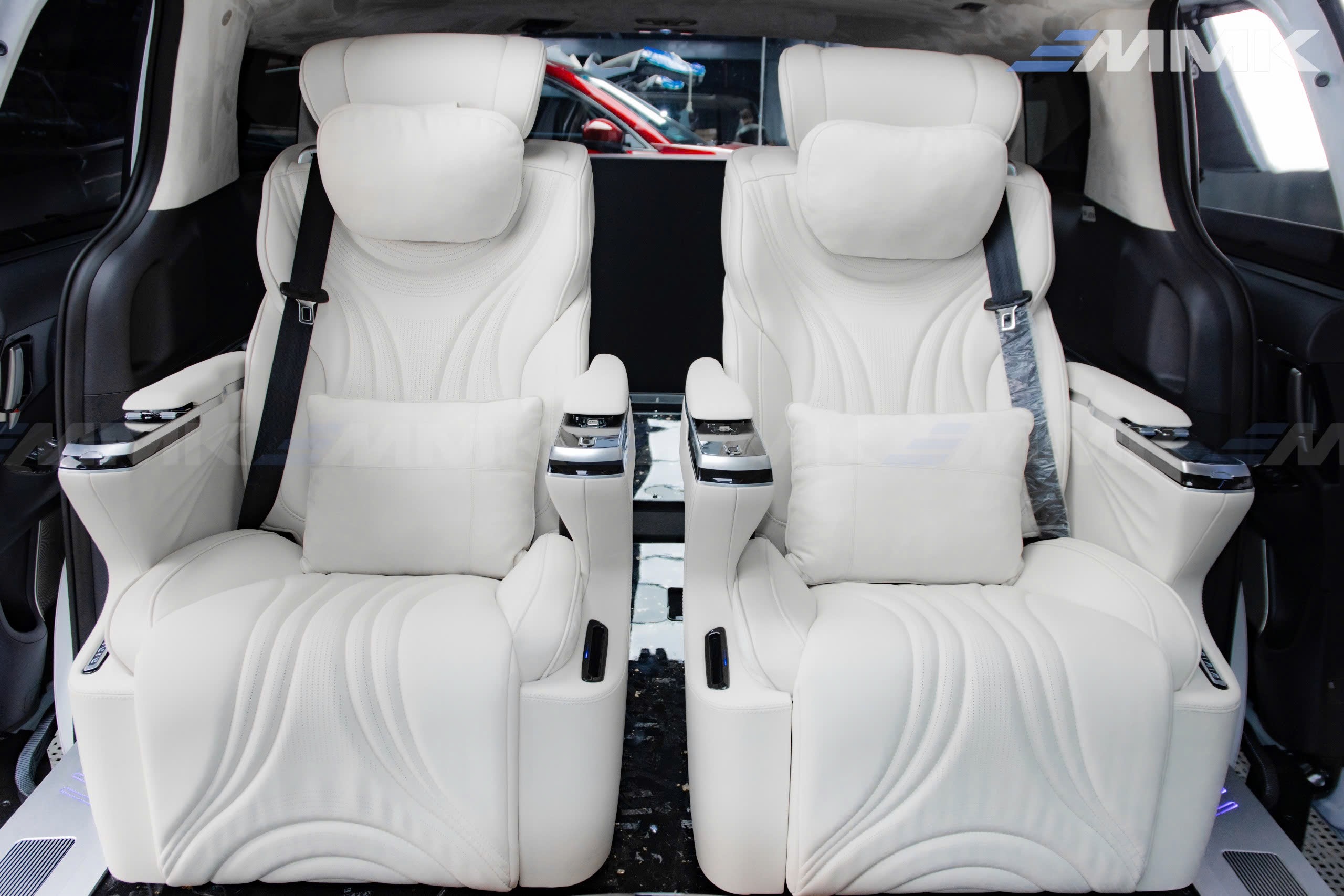 Độ Ghế Limousine Xe Kia Carnival - Chi Tiết Các Loại Ghế Hot Nhất 2025 Ghế limousine MIKA 5.0