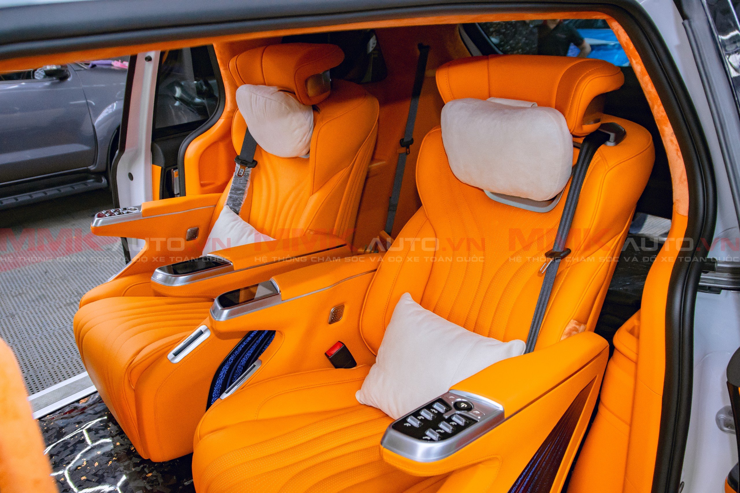 Bọc toàn bộ ghế Kia Carnival