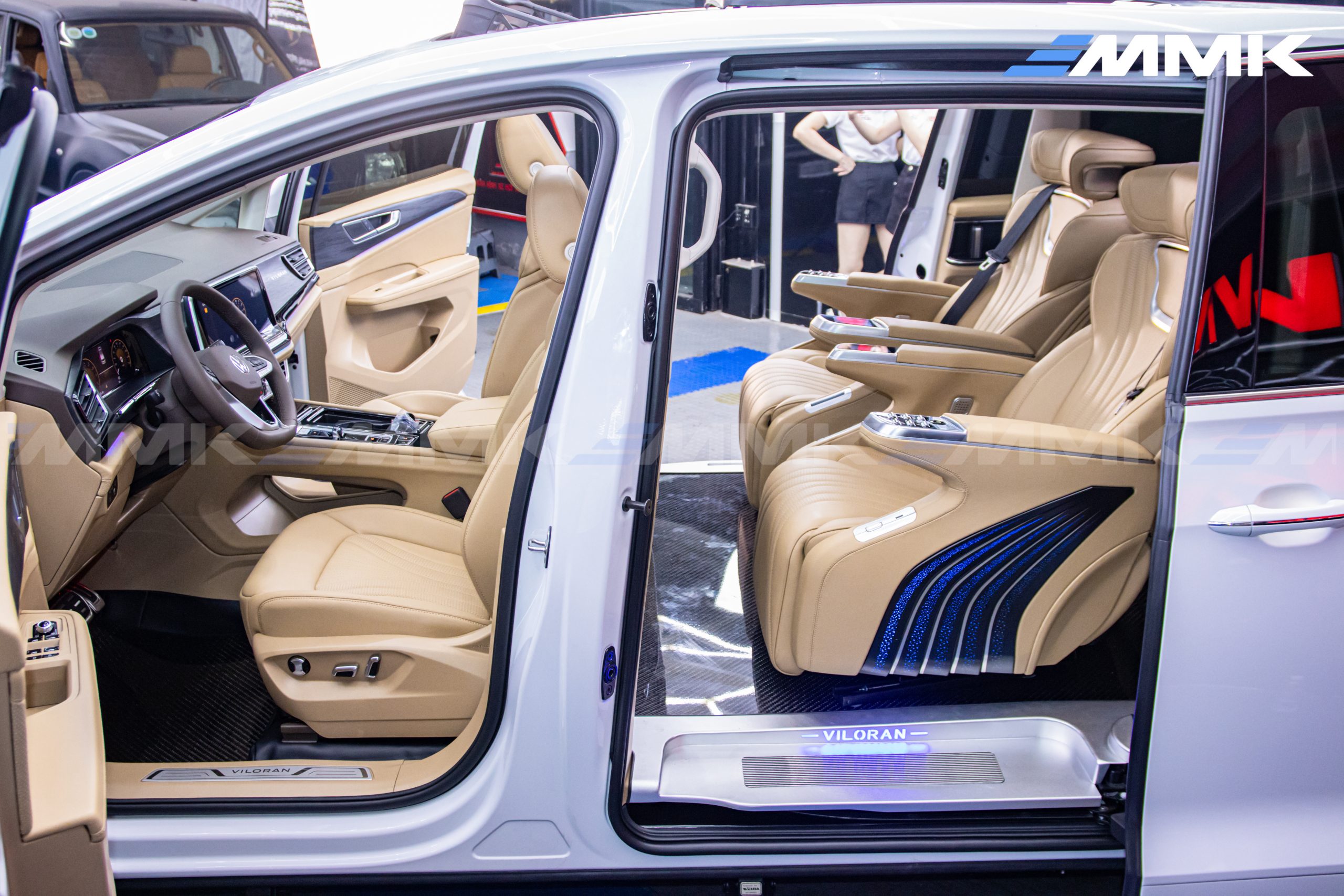 Độ Limousine Volkswagen Viloran - Chi Tiết Gói Độ 2024 Đổi màu nội thất Volkswagen