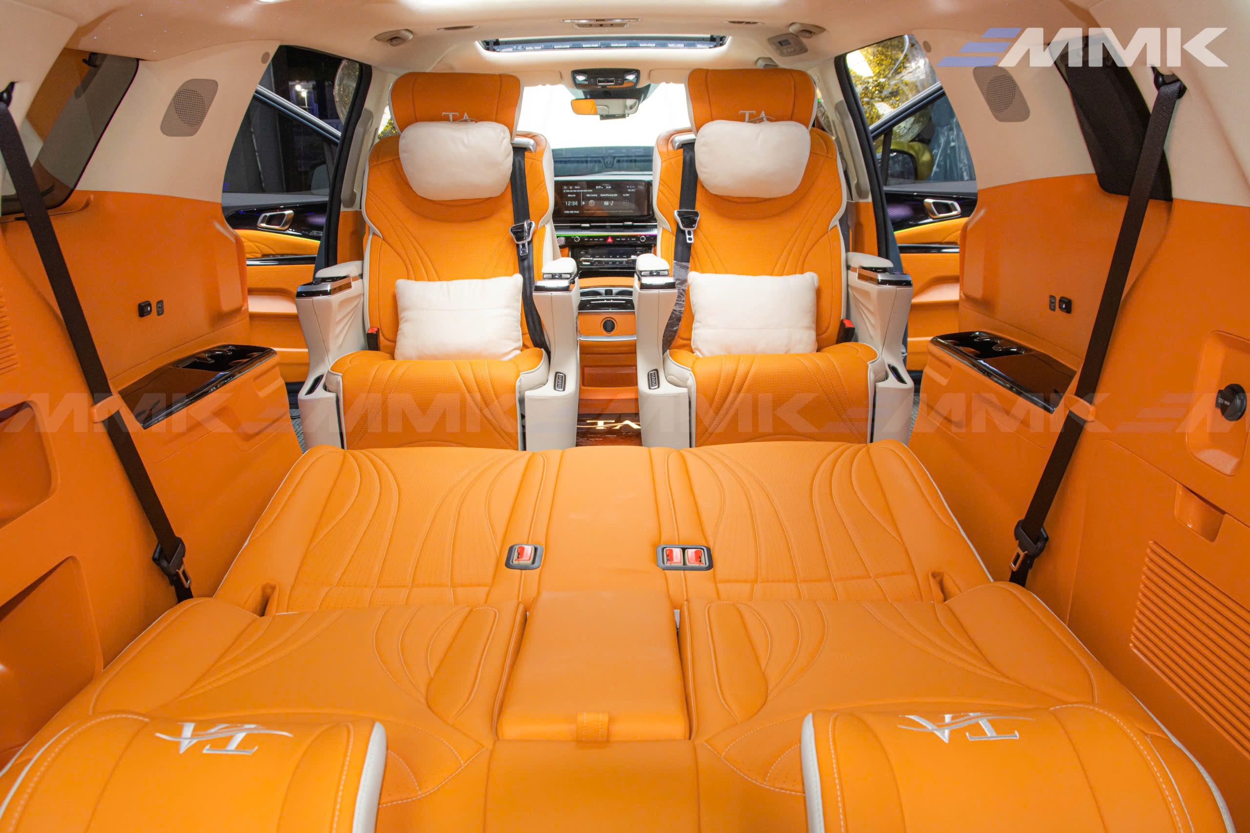 Độ Ghế Limousine Xe Kia Carnival - Chi Tiết Các Loại Ghế Hot Nhất 2025 Ghế ngả thành giường Limousine