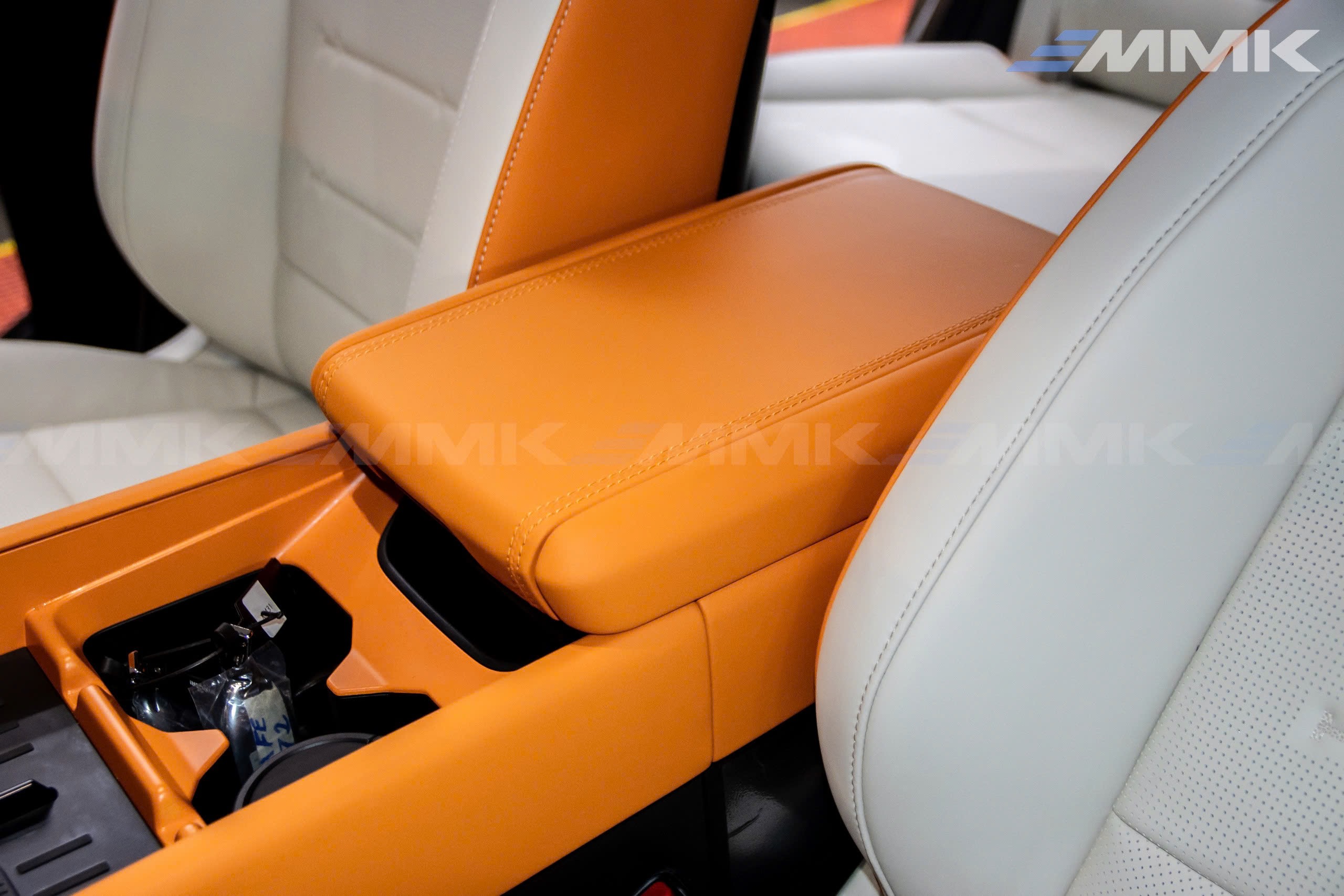 đổi màu nội thất Hyundai Santafe
