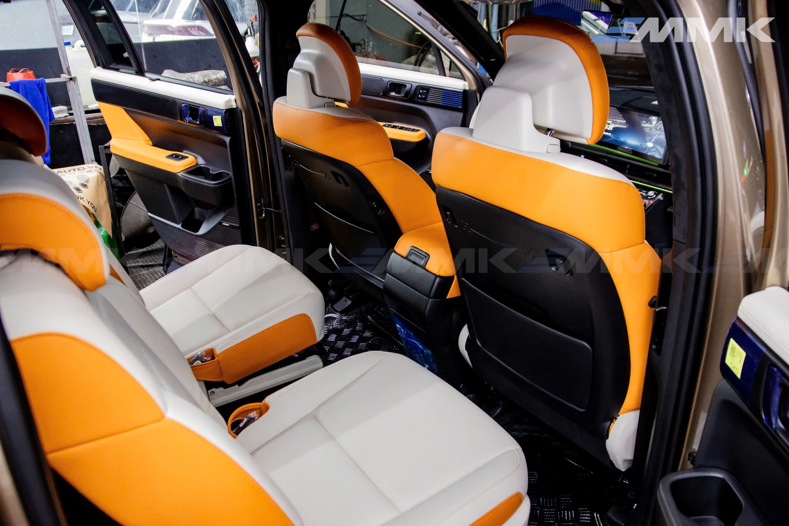 đổi màu nội thất Hyundai Santafe