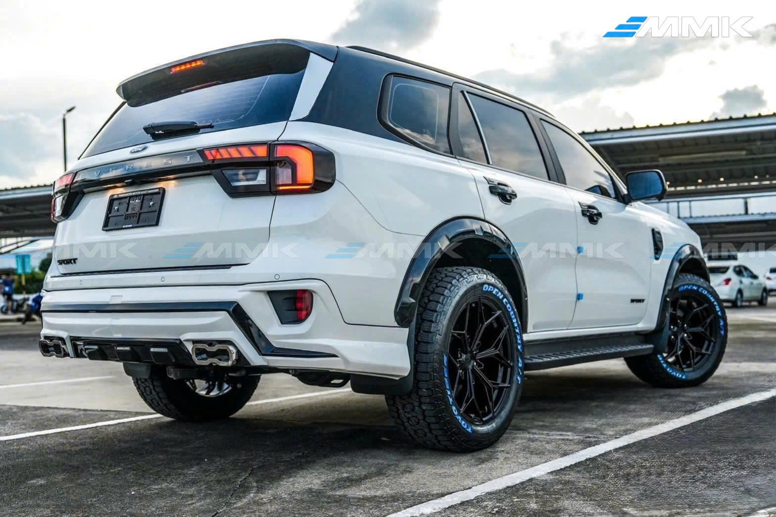 Độ xe Ford Everest: Chi tiết phụ kiện về Nội Ngoại Thất Dán PPF ô tô cao cấp giúp Ford Everest hạn chế trầy xước, đá văng khi di chuyển