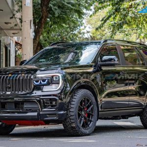 Độ xe Ford Everest: Chi tiết phụ kiện về Nội Ngoại Thất Hang muc nang cap den chieu sang giup tang sang mo rong tam chieu xa