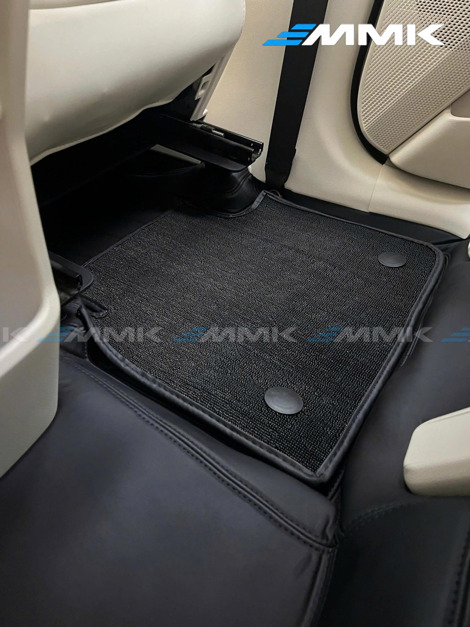 Độ xe Ford Everest: Chi tiết phụ kiện về Nội Ngoại Thất Lựa chọn thảm 360 độ đồng bộ nội thất cho Ford Everest sạch đẹp hơn