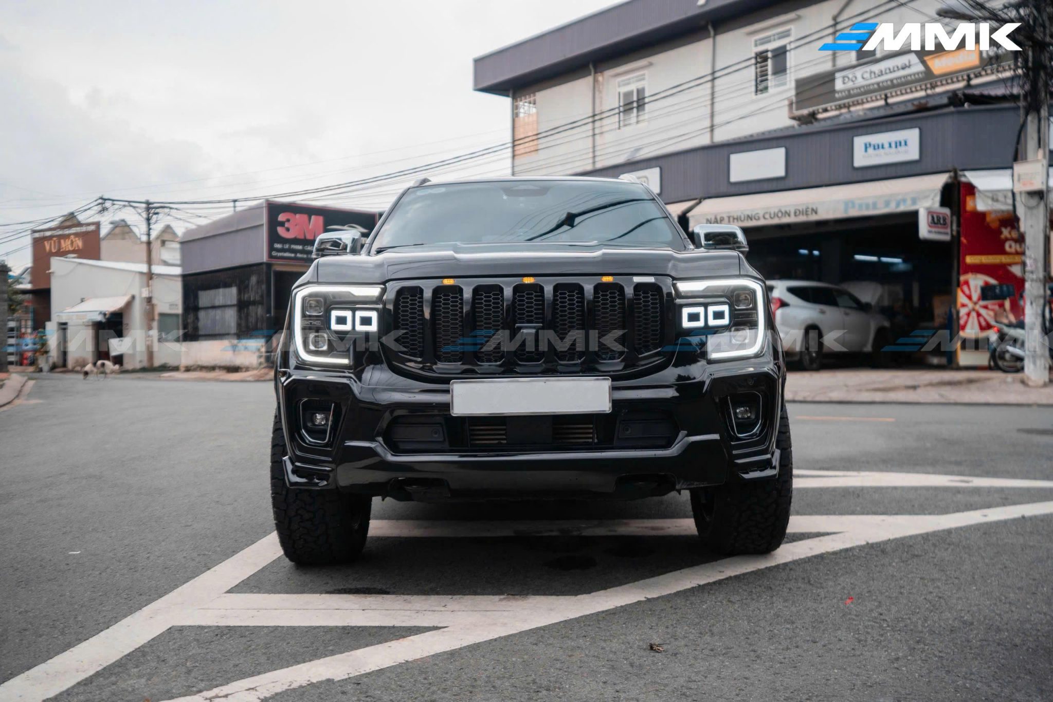 Độ xe Ford Everest: Chi tiết phụ kiện về Nội Ngoại Thất Nâng cấp hệ thống chiếu sáng hiện đại giúp Ford Everest vận hành an toàn hơn