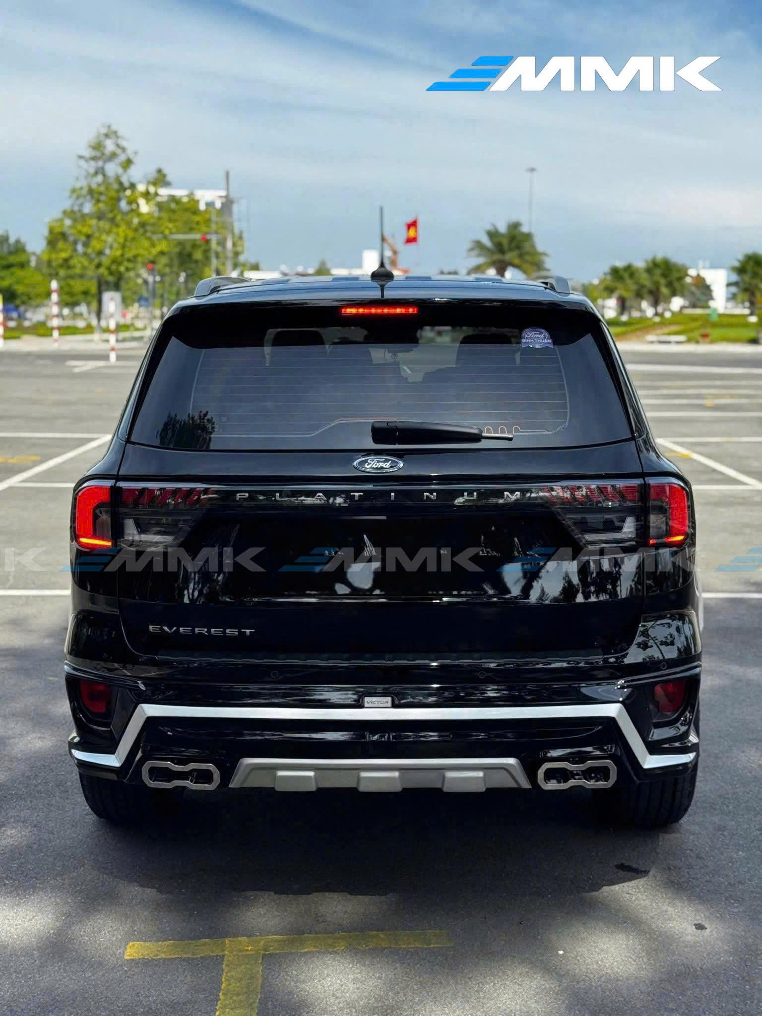 Độ xe Ford Everest: Chi tiết phụ kiện về Nội Ngoại Thất Phim cách nhiệt cao cấp giúp Ford Everest chống UV, giảm chói hiệu quả