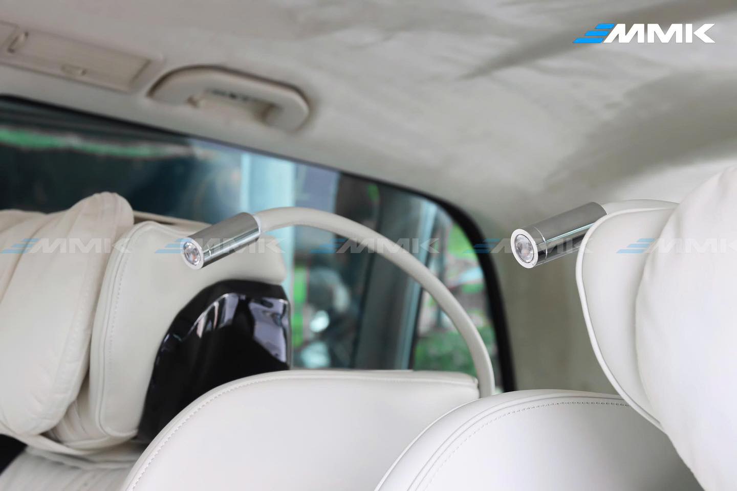 Mercedes V250 độ ghế limousine siêu sang | MMK Auto Ghế limousine Mercedes V250 hàng 2 tích hợp đèn đọc sách tinh tế giúp làm việc hoặc đọc sách thoải mái ban đêm
