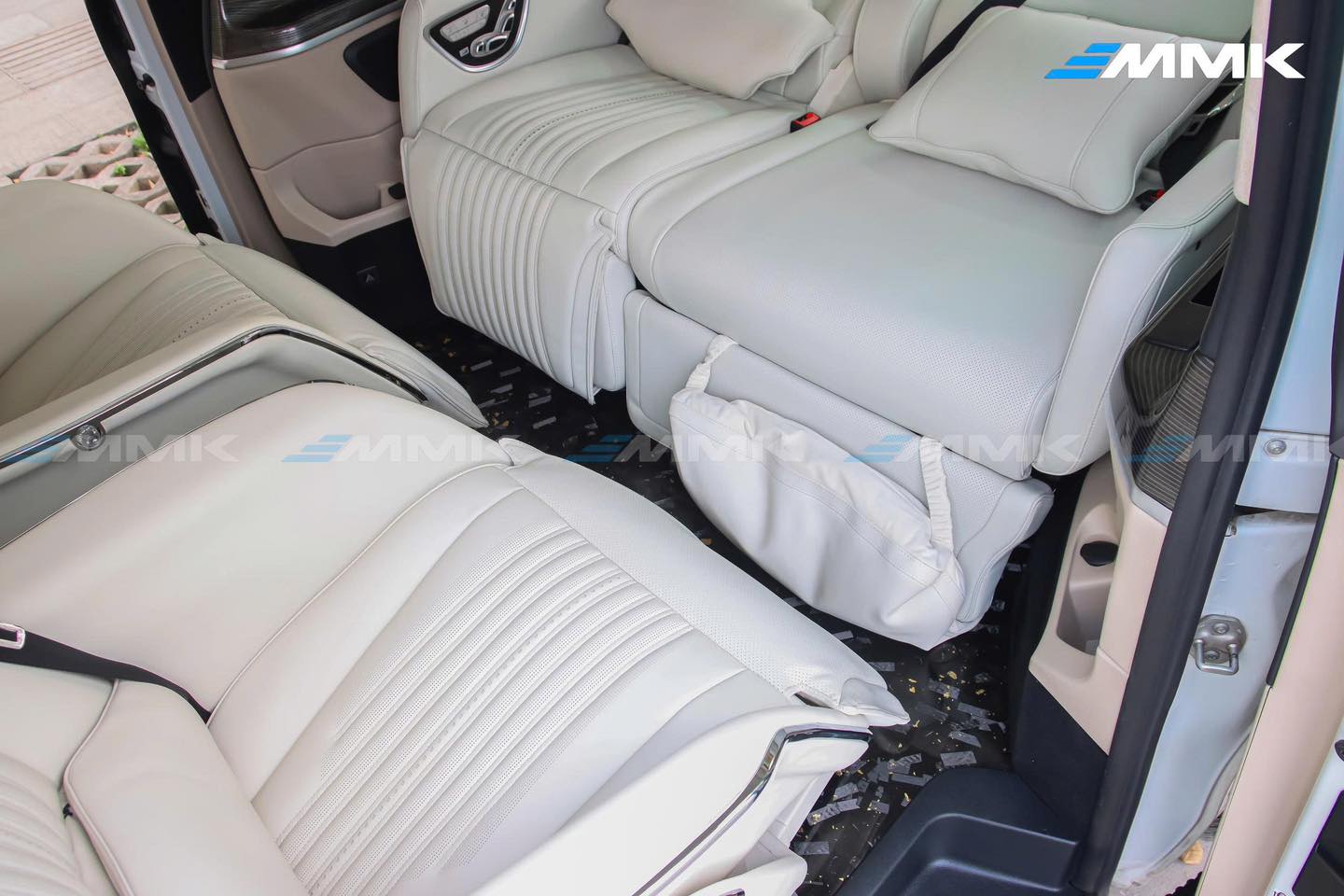 Mercedes V250 độ ghế limousine siêu sang | MMK Auto MMK Auto tư vấn tận tâm, minh bạch từng hạng mục cùng chính sách bảo hành và hậu mãi rõ ràng