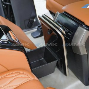 Toyota Land Cruiser Prado độ ghế Hongyi Throne chuẩn thương gia hop de do an tich hop thong minh tan dung khong gian luu tru va giu khoang xe gon gang
