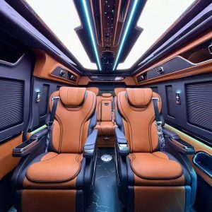 toyota hiace do mobihome limousine full tien ich toi uu dien tich khoang xe va nang tam trai nghiem hanh khach