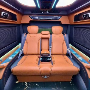 toyota hiace do mobihome limousine tich hop khu vuc nghi ngoi thong minh mo rong cong nang su dung
