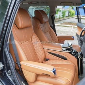 Toyota Land Cruiser Prado độ ghế Hongyi Throne chuẩn thương gia toyota land cruiser prado nang cap ghe limousine hang 2 tang tien nghi va thu gian tren moi hanh trinh